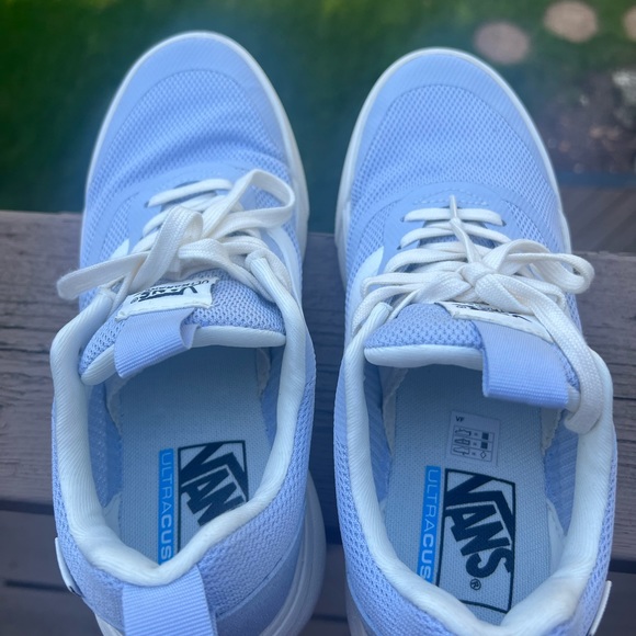 Vans - Picture 7 of 8